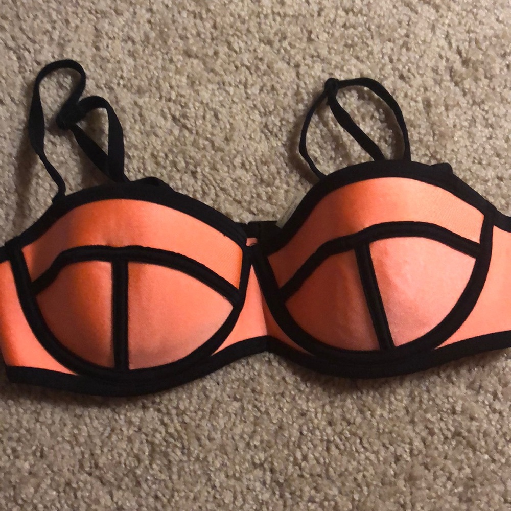 TRIANGL bikini top